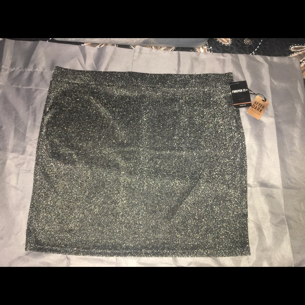 Forever 21 Black/Silver Short Skirt